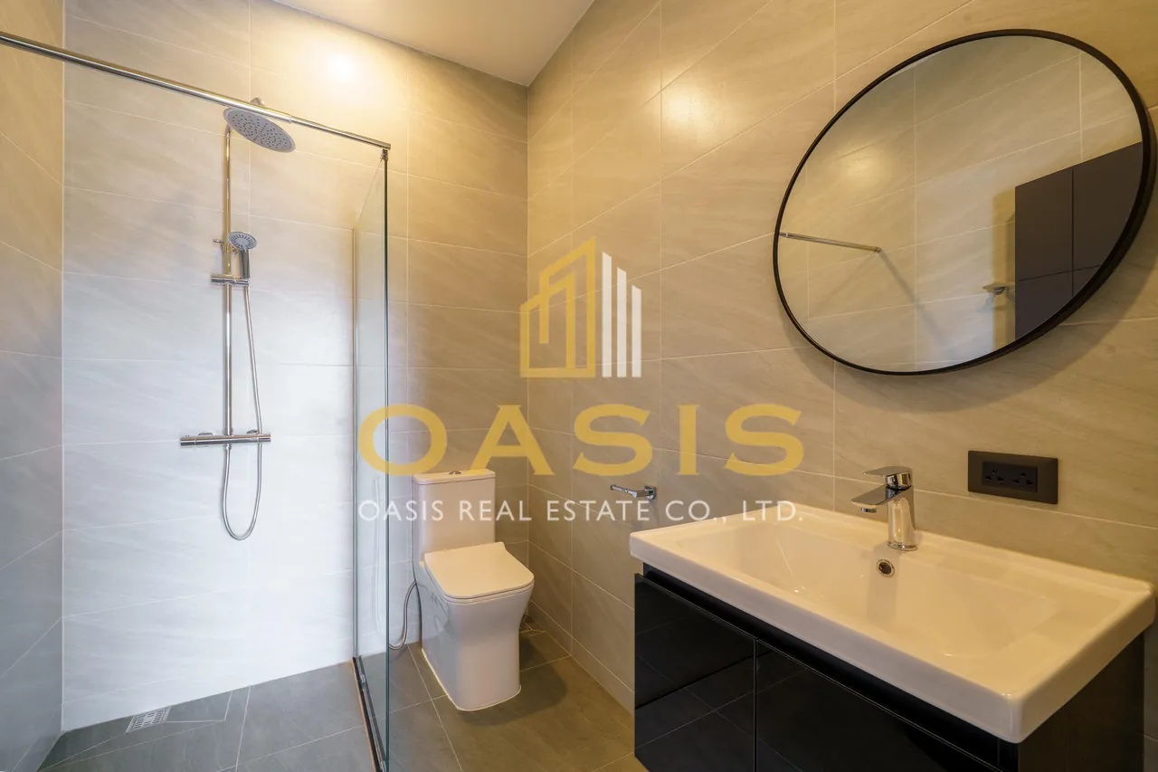 Modern 4 Bedrooms Pool Villa for sale near Mabprachan lake