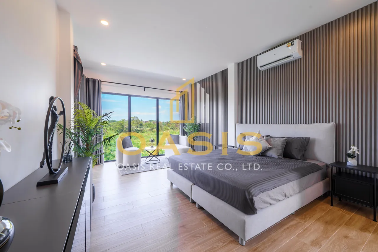 Modern 4 Bedrooms Pool Villa for sale near Mabprachan lake