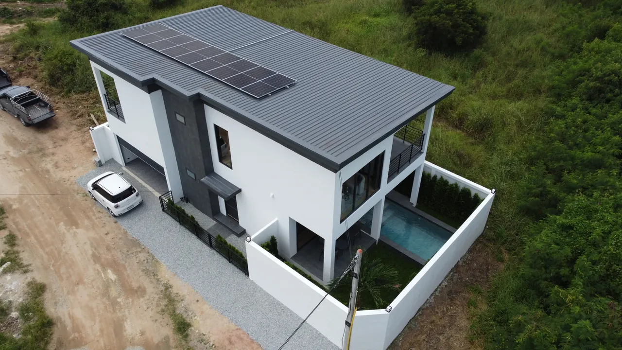 Modern 4 Bedrooms Pool Villa for sale near Mabprachan lake