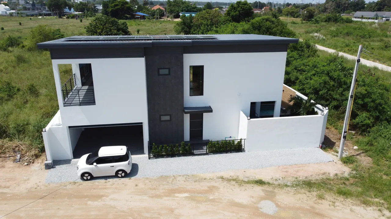 Modern 4 Bedrooms Pool Villa for sale near Mabprachan lake