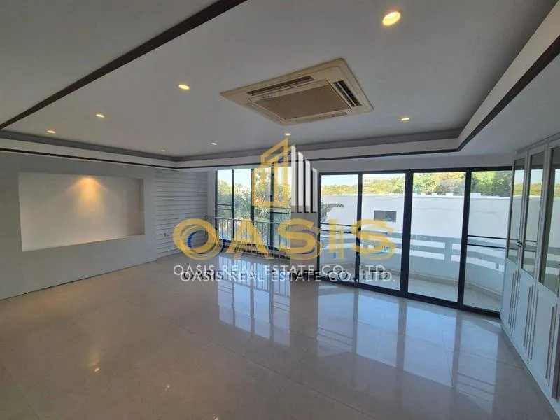Luxury Beachfront Townhome Dongtan Beach for sale