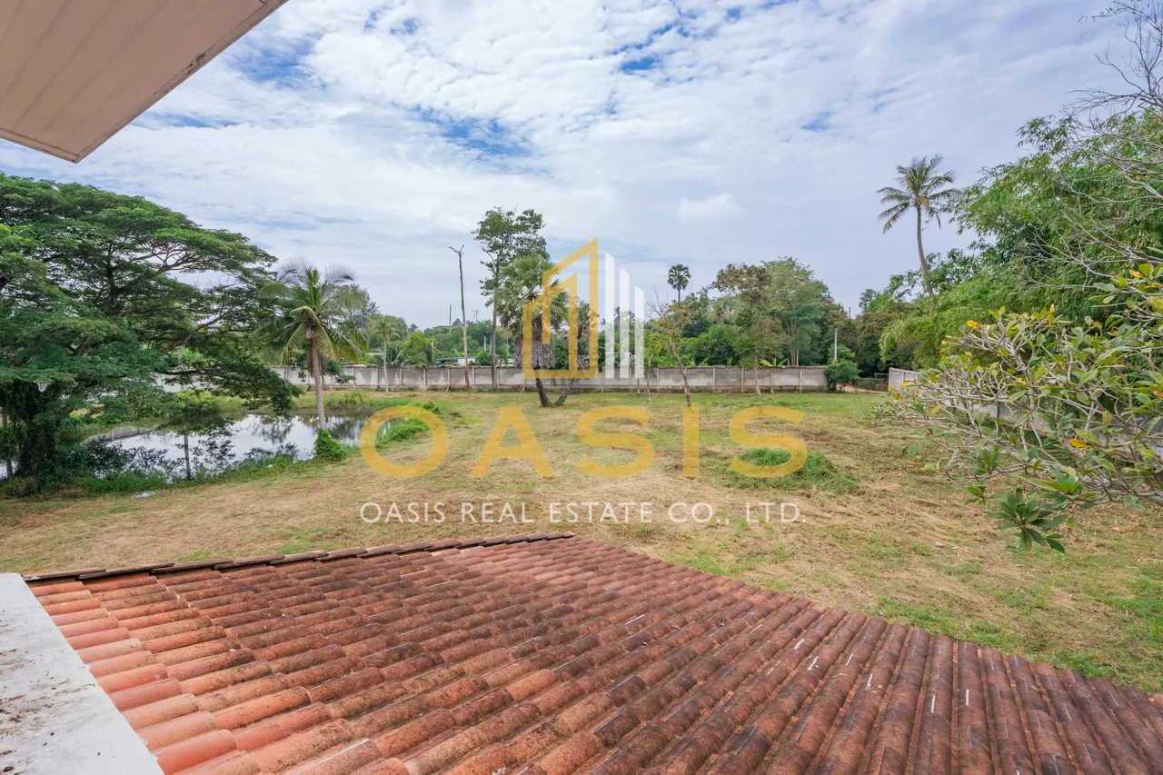 Magnificent Property with Private Pond and Mature Trees For Sale