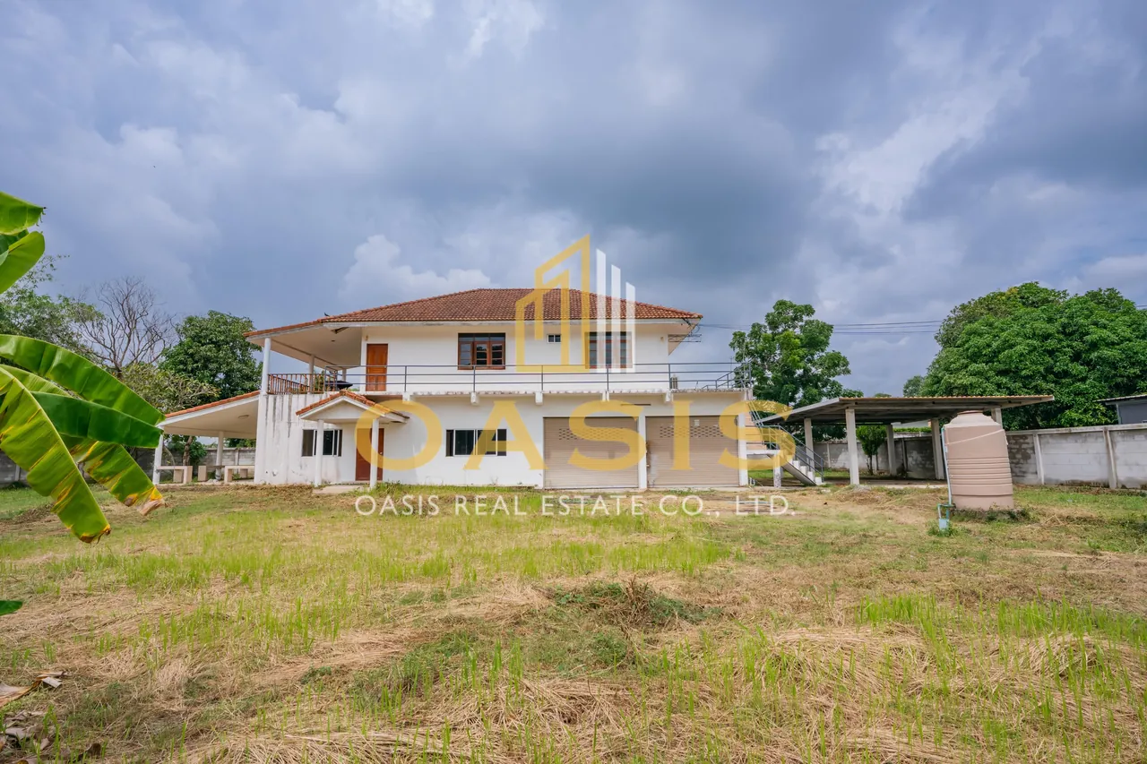 Magnificent Property with Private Pond and Mature Trees For Sale