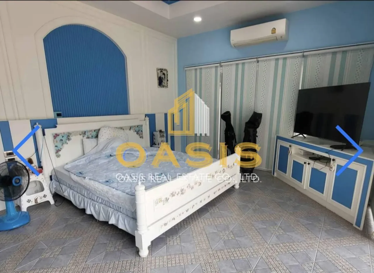 Baan Pattaya 5 Village 5-Bedroom Pool Villa for Sale or Rent