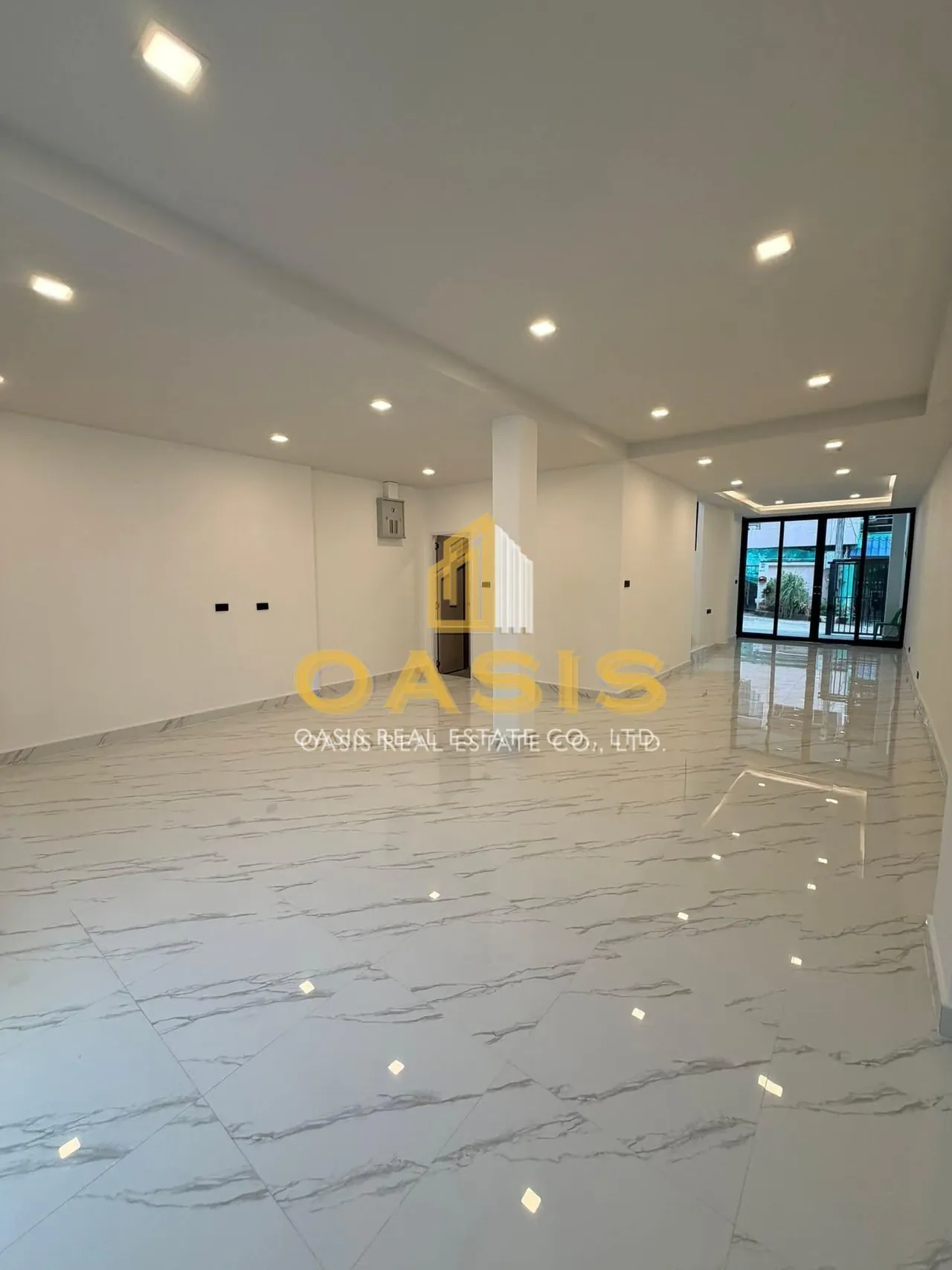 Fully Renovated 3-Storey Townhome For Sale