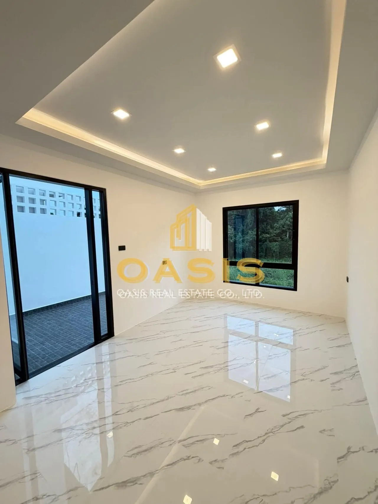 Fully Renovated 3-Storey Townhome For Sale