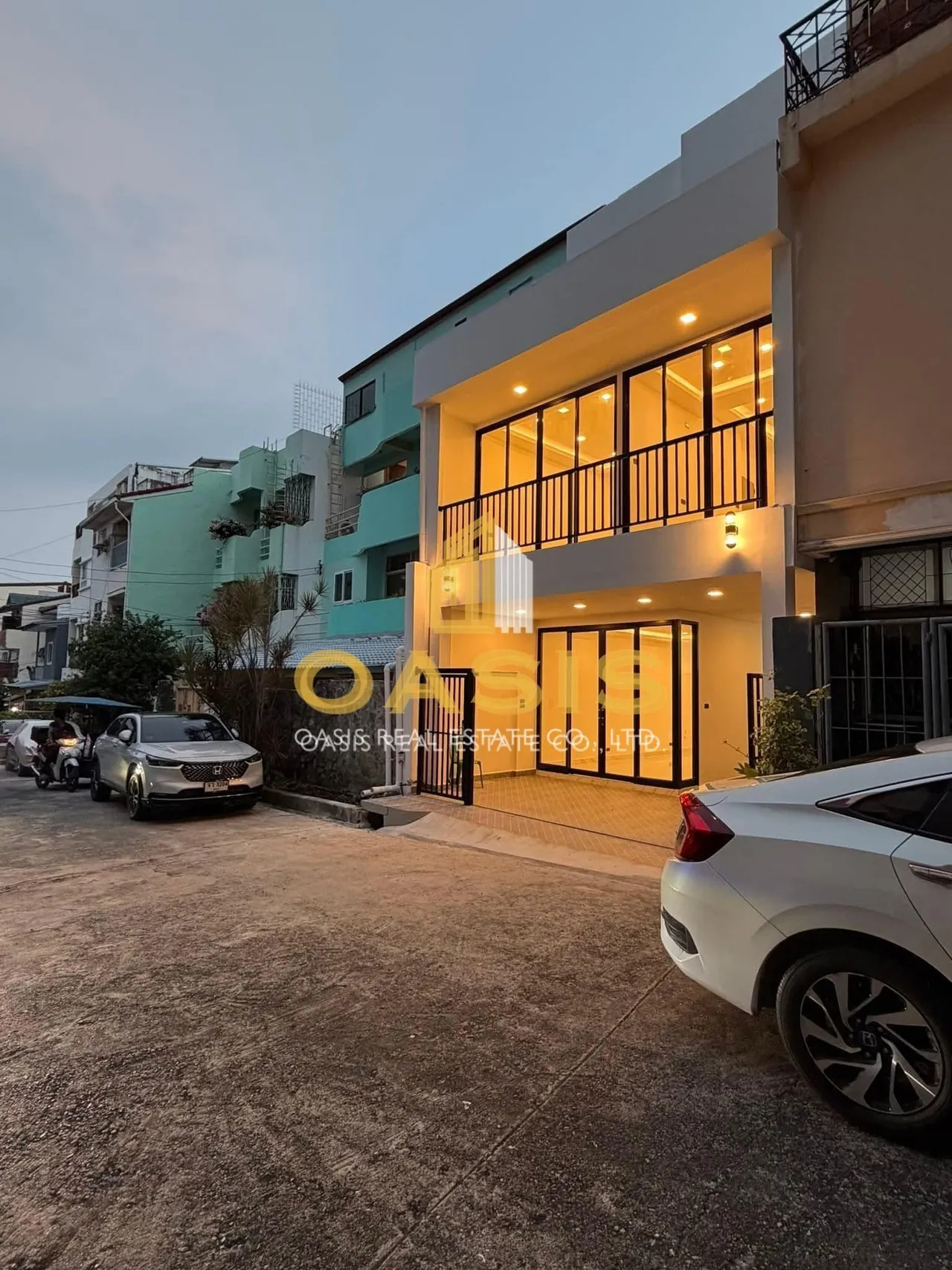 Fully Renovated 3-Storey Townhome For Sale