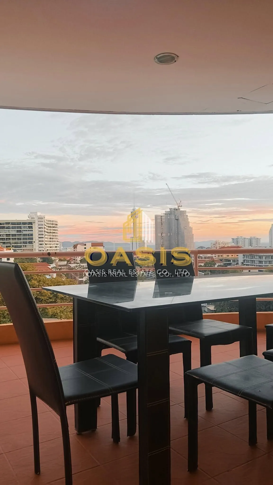 Executive Residence 4 Condo for Sale & Rent