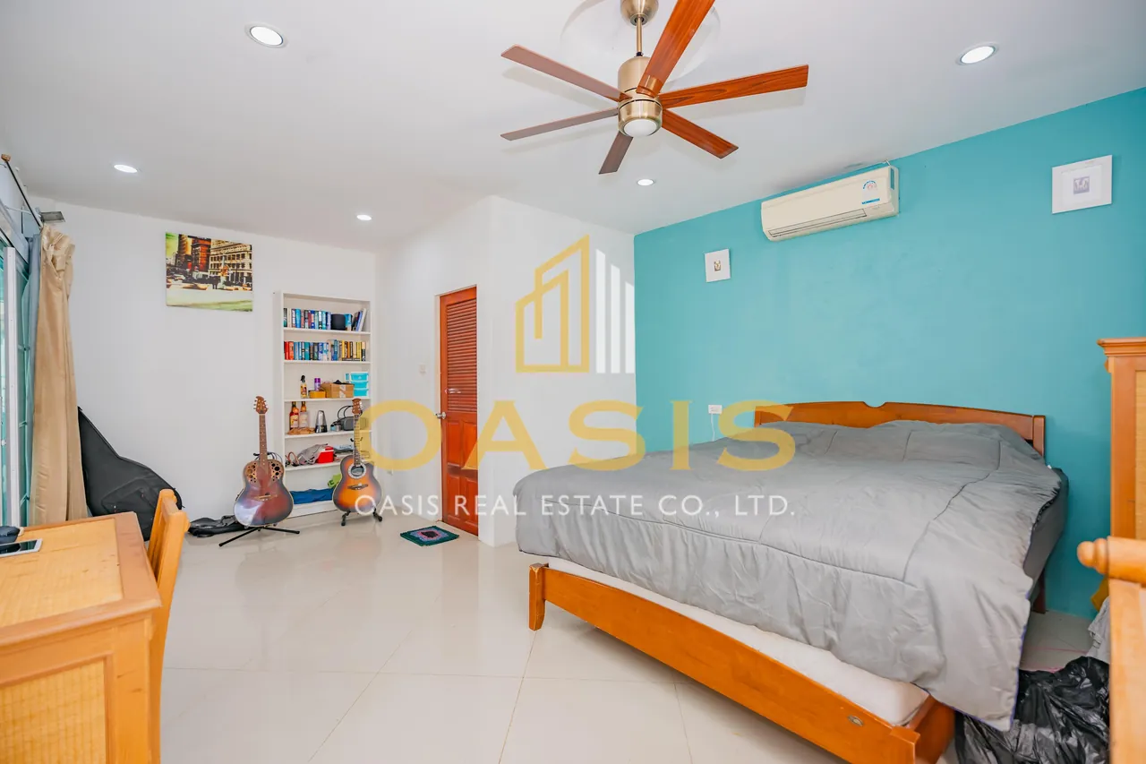 A Rare Opportunity for Investors or Pool Villa Professionals For Sale