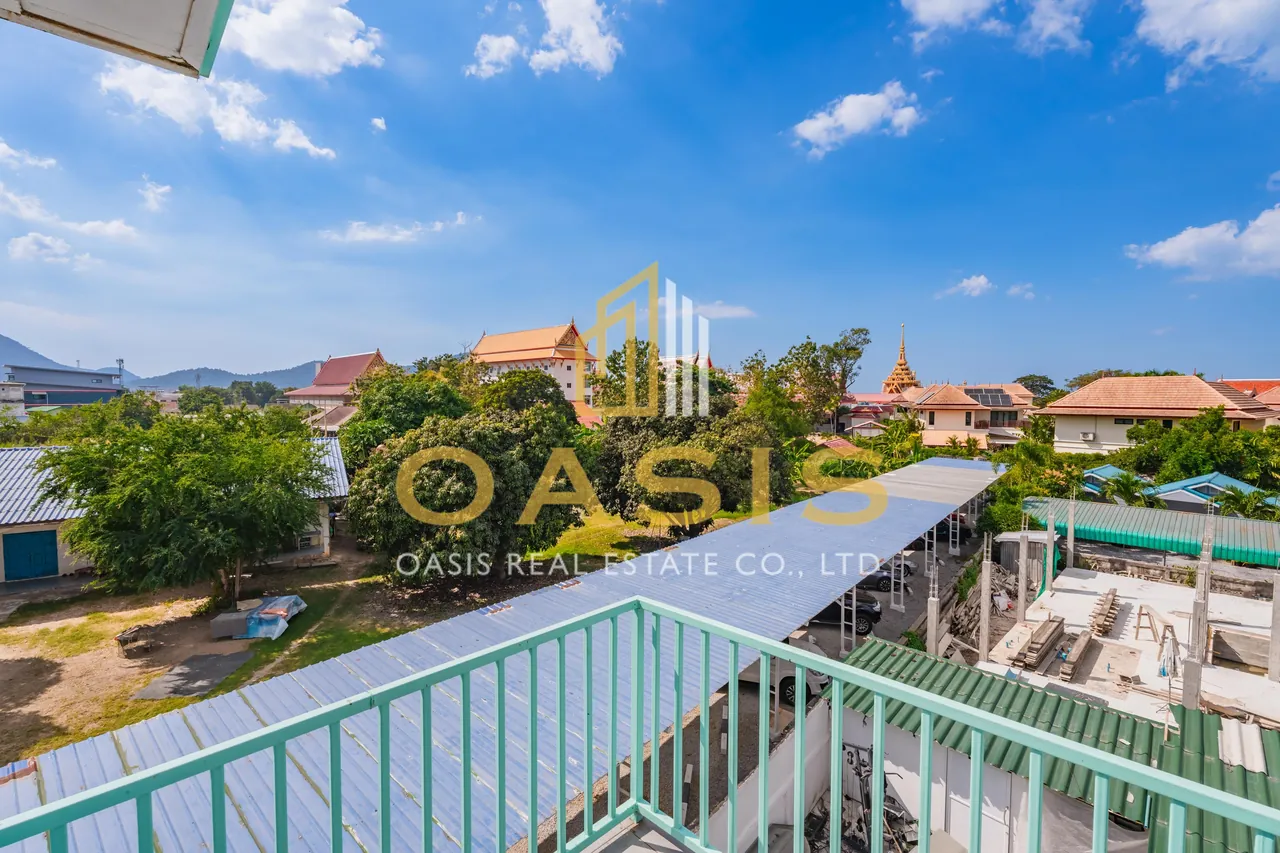 A Rare Opportunity for Investors or Pool Villa Professionals For Sale