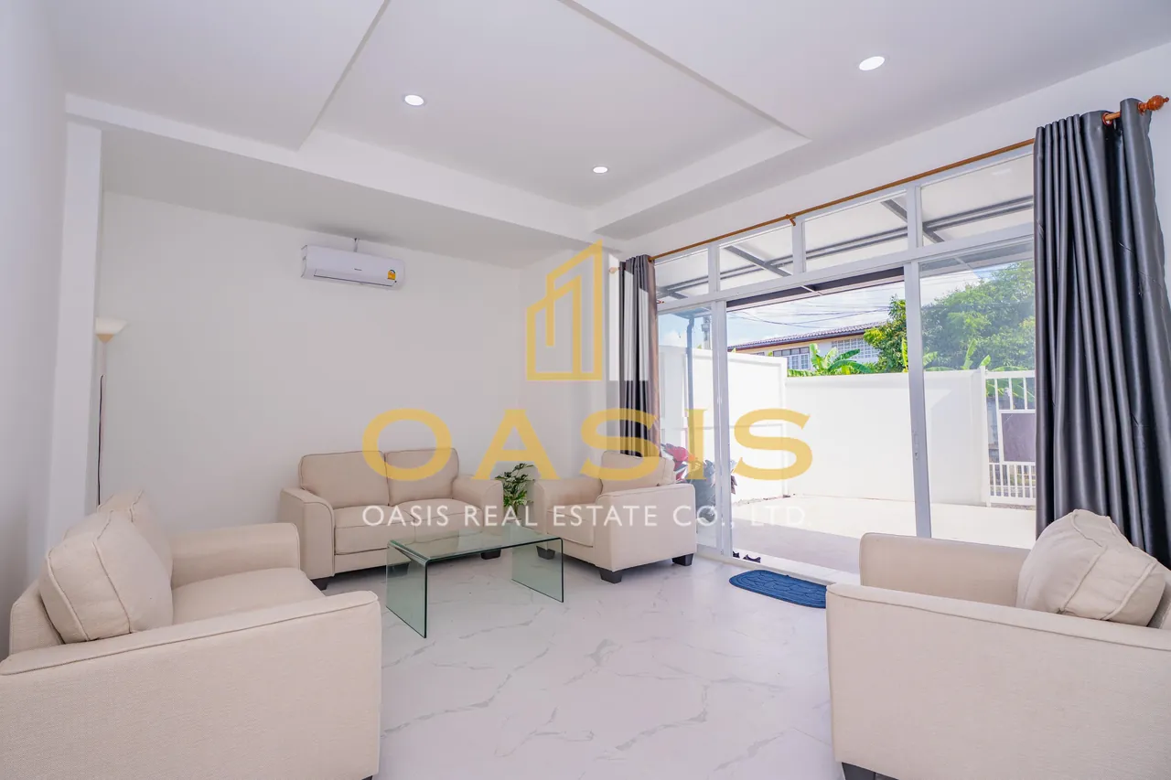 Newly built pool villa for sale In Bangsaray