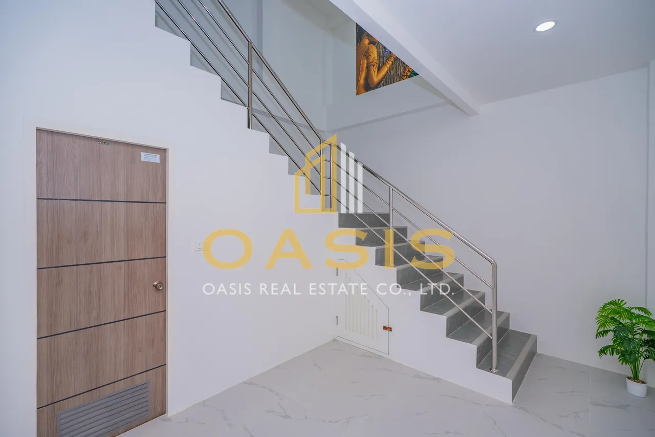 Newly built pool villa for sale In Bangsaray