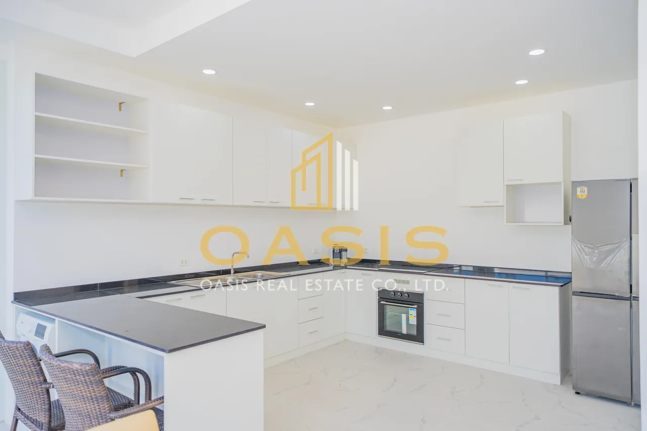 Newly built pool villa for sale In Bangsaray