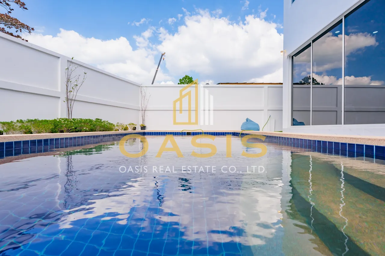 Newly built pool villa for sale In Bangsaray
