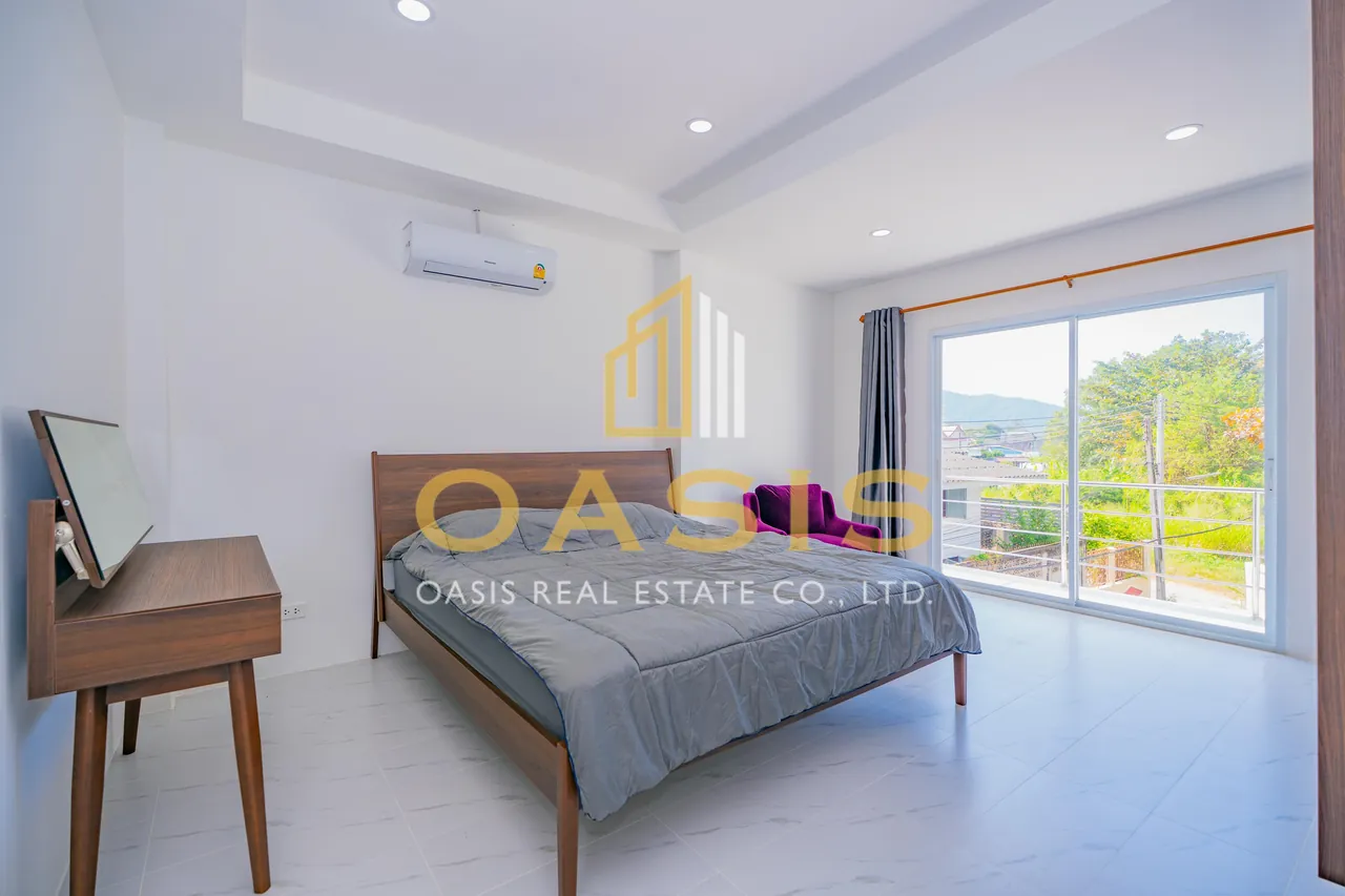 Newly built pool villa for sale In Bangsaray