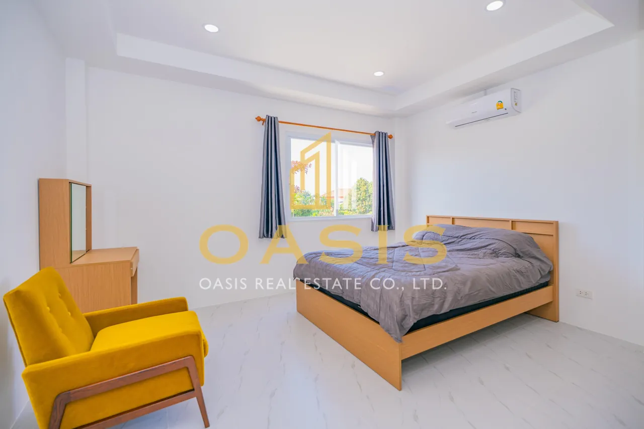 Newly built pool villa for sale In Bangsaray