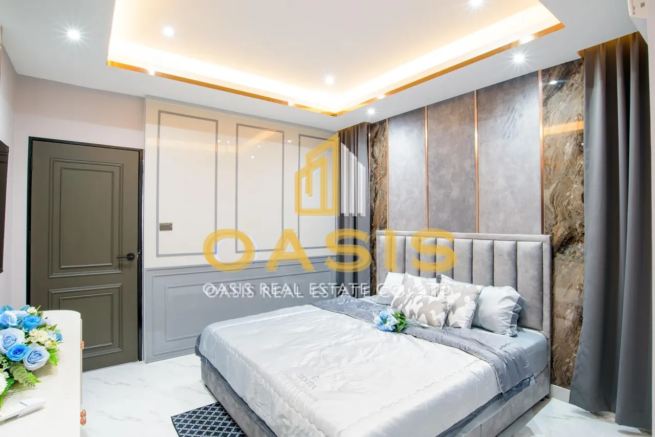 Luxury Pool Villa for Sale Central Park 2 
