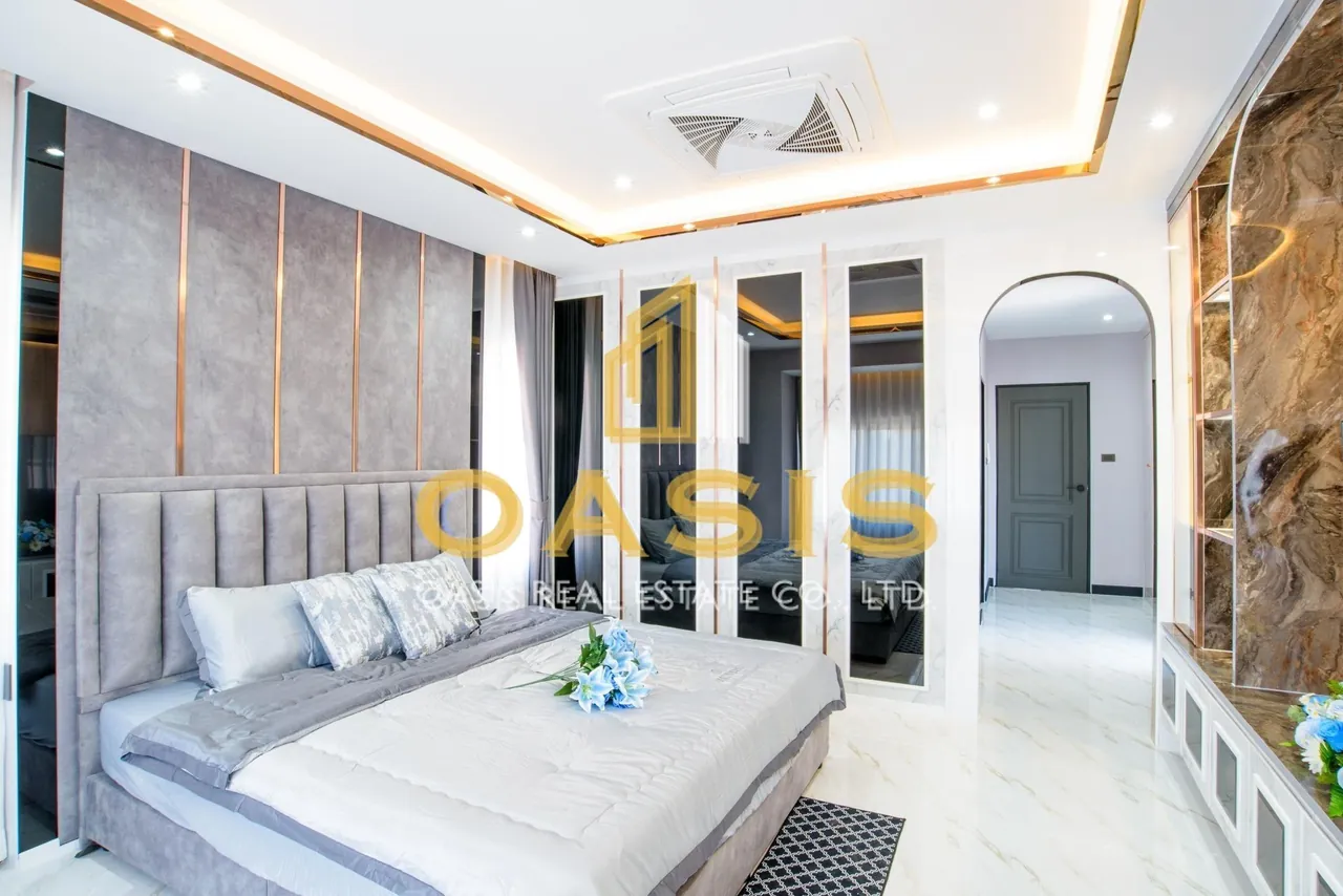 Luxury Pool Villa for Sale Central Park 2 