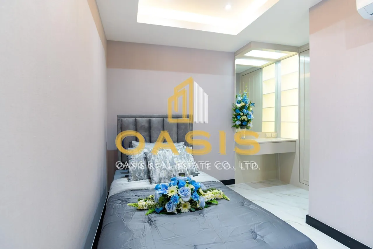 Luxury Pool Villa for Sale Central Park 2