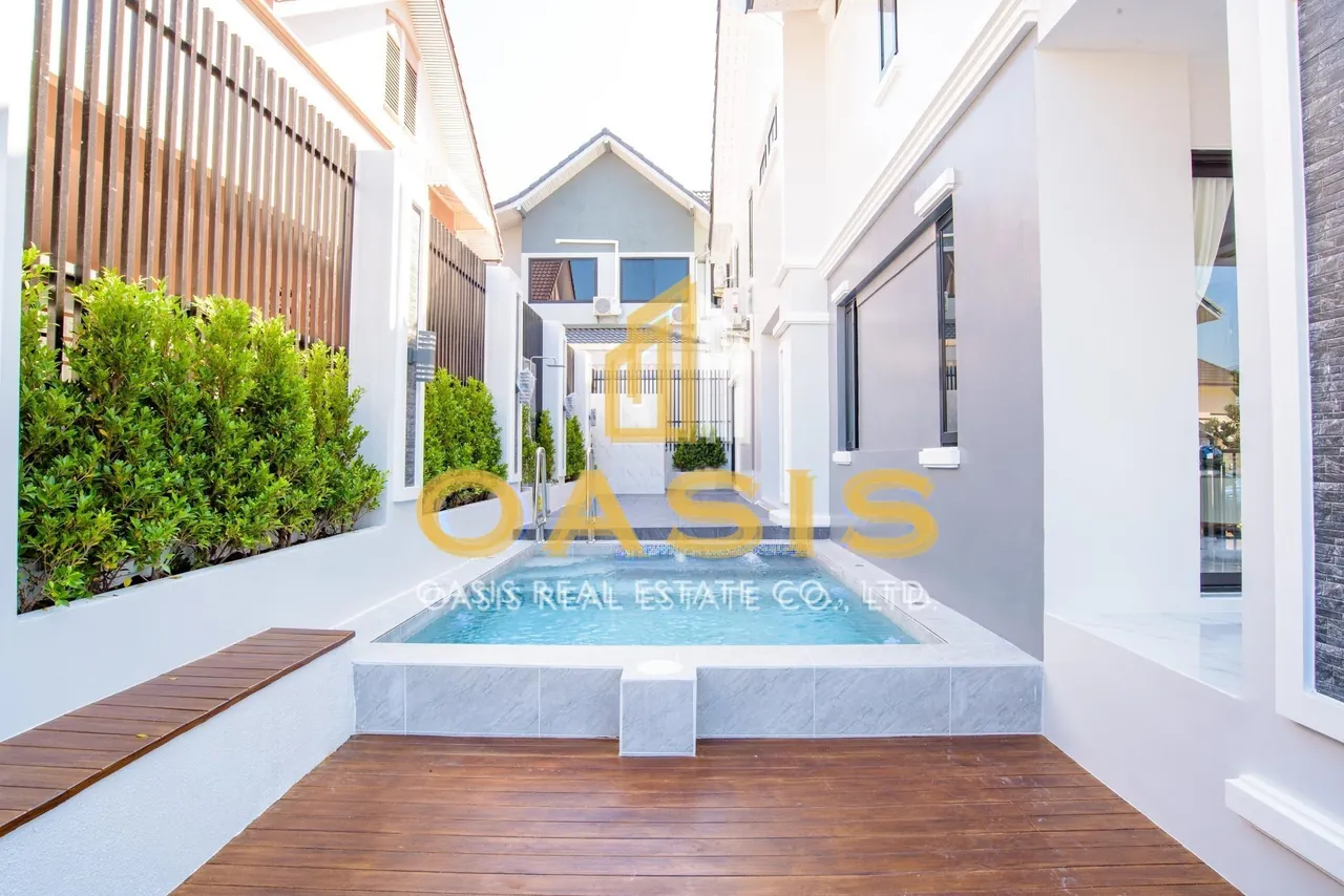 Luxury Pool Villa for Sale Central Park 2