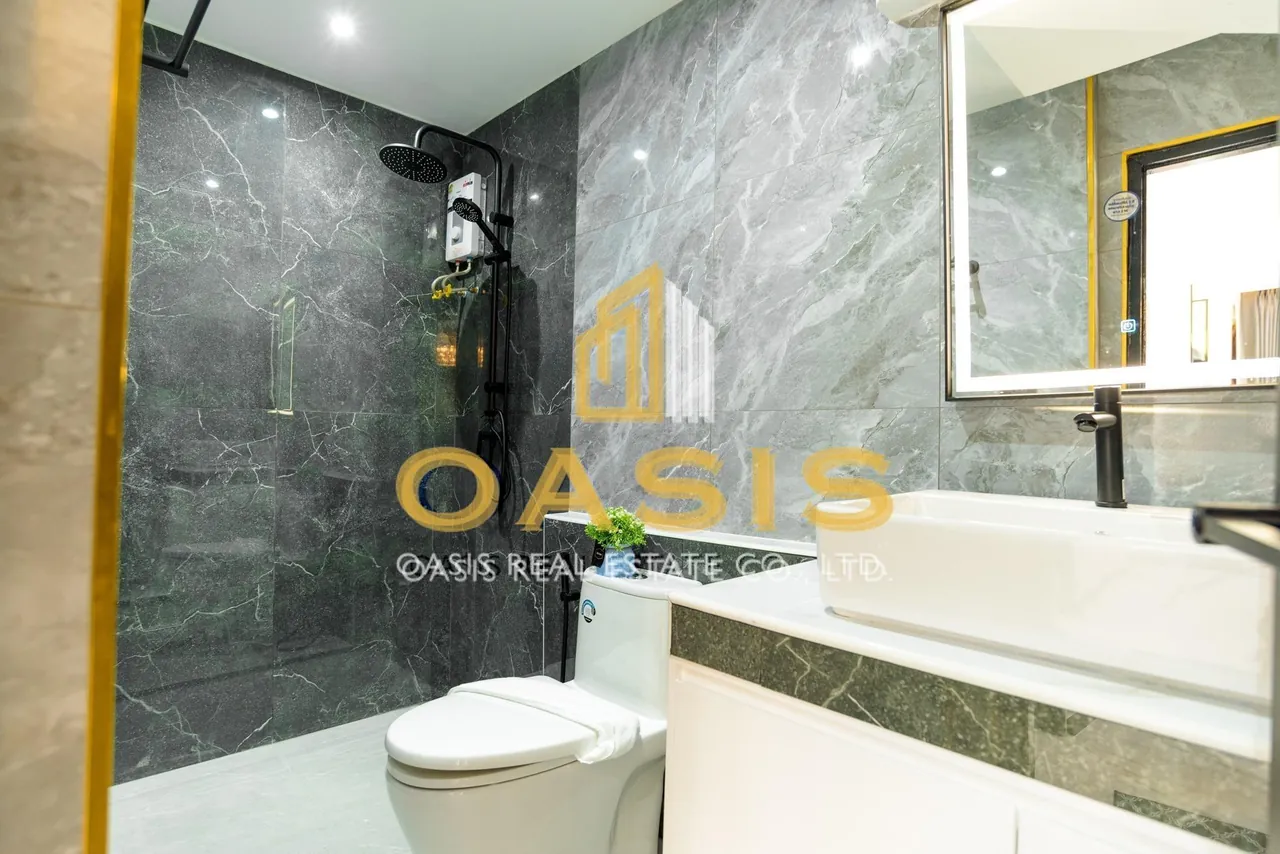 Luxury Pool Villa for Sale Central Park 2
