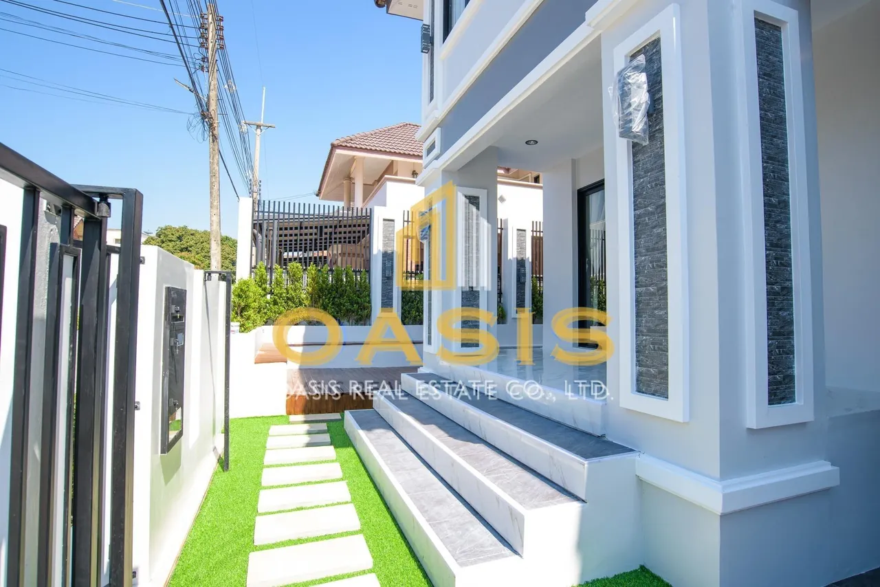 Luxury Pool Villa for Sale Central Park 2