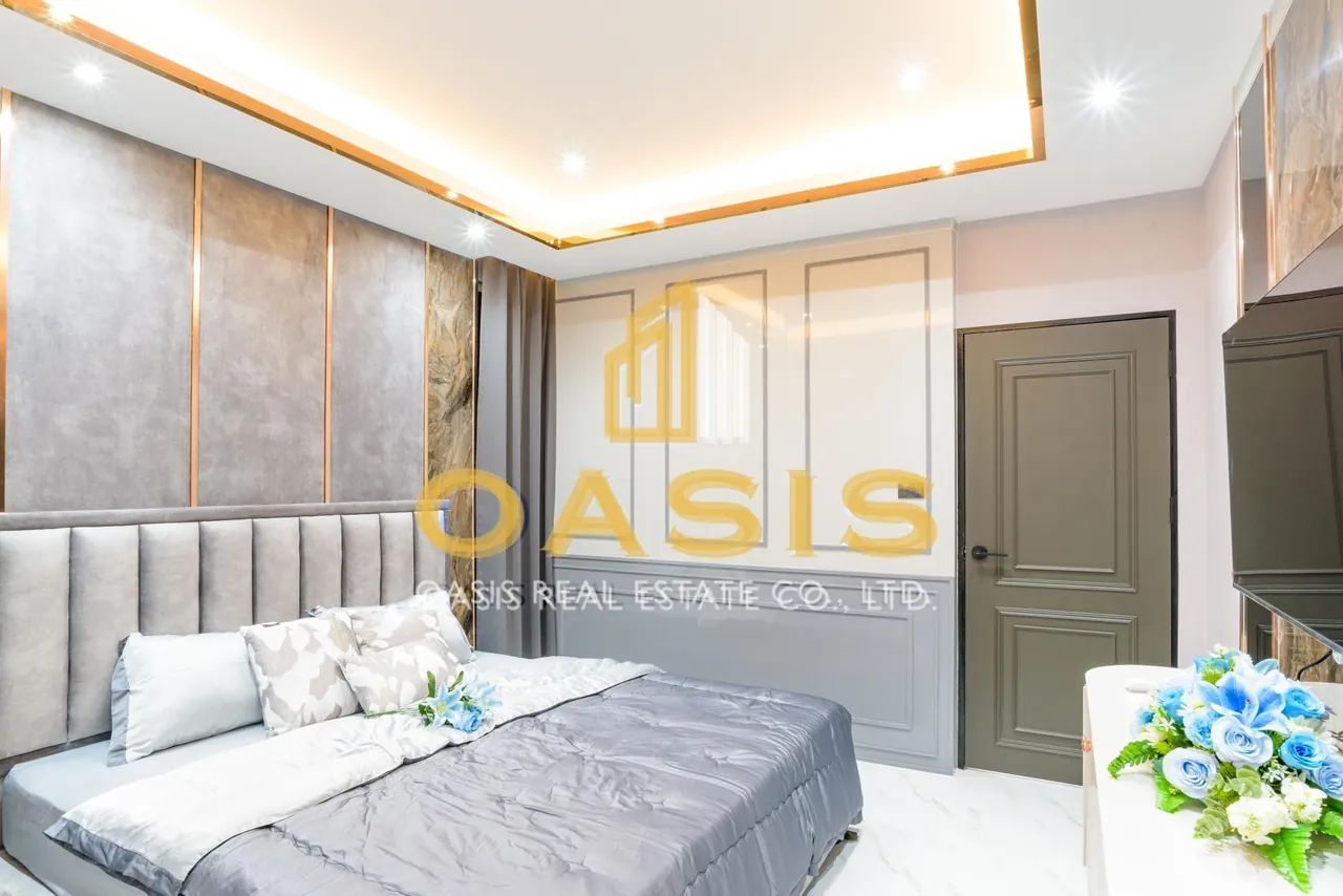 Luxury Pool Villa for Sale Central Park 2 