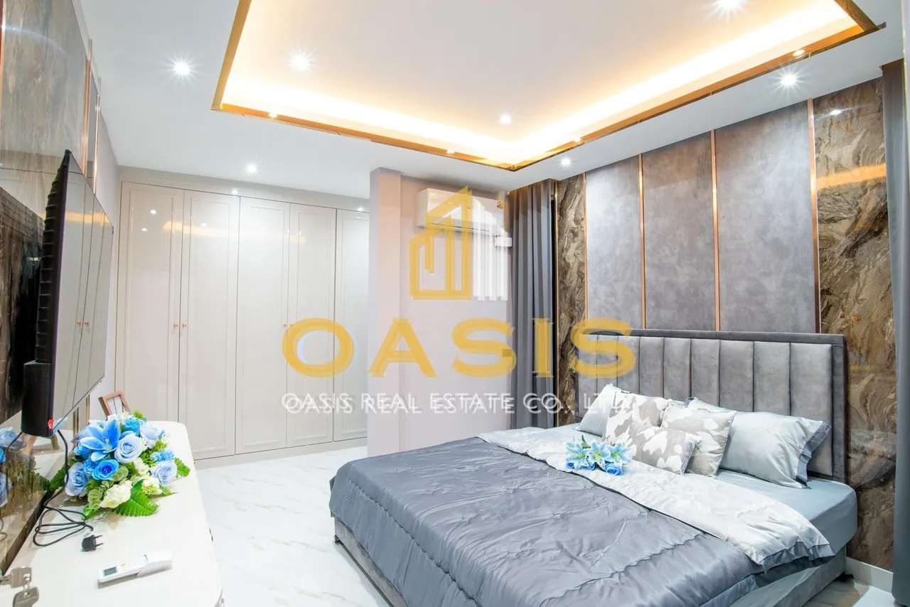Luxury Pool Villa for Sale Central Park 2 