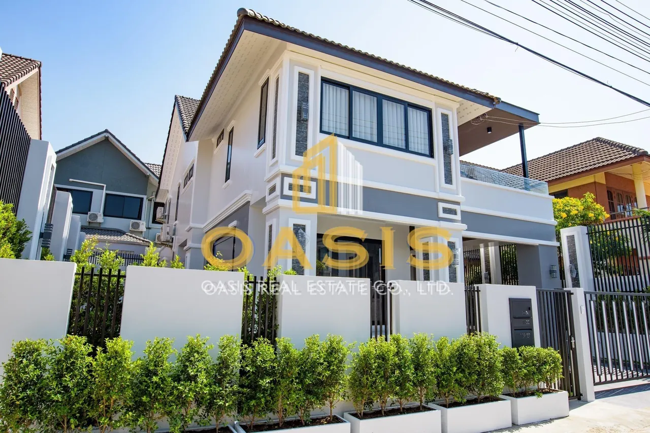 Luxury Pool Villa for Sale Central Park 2 