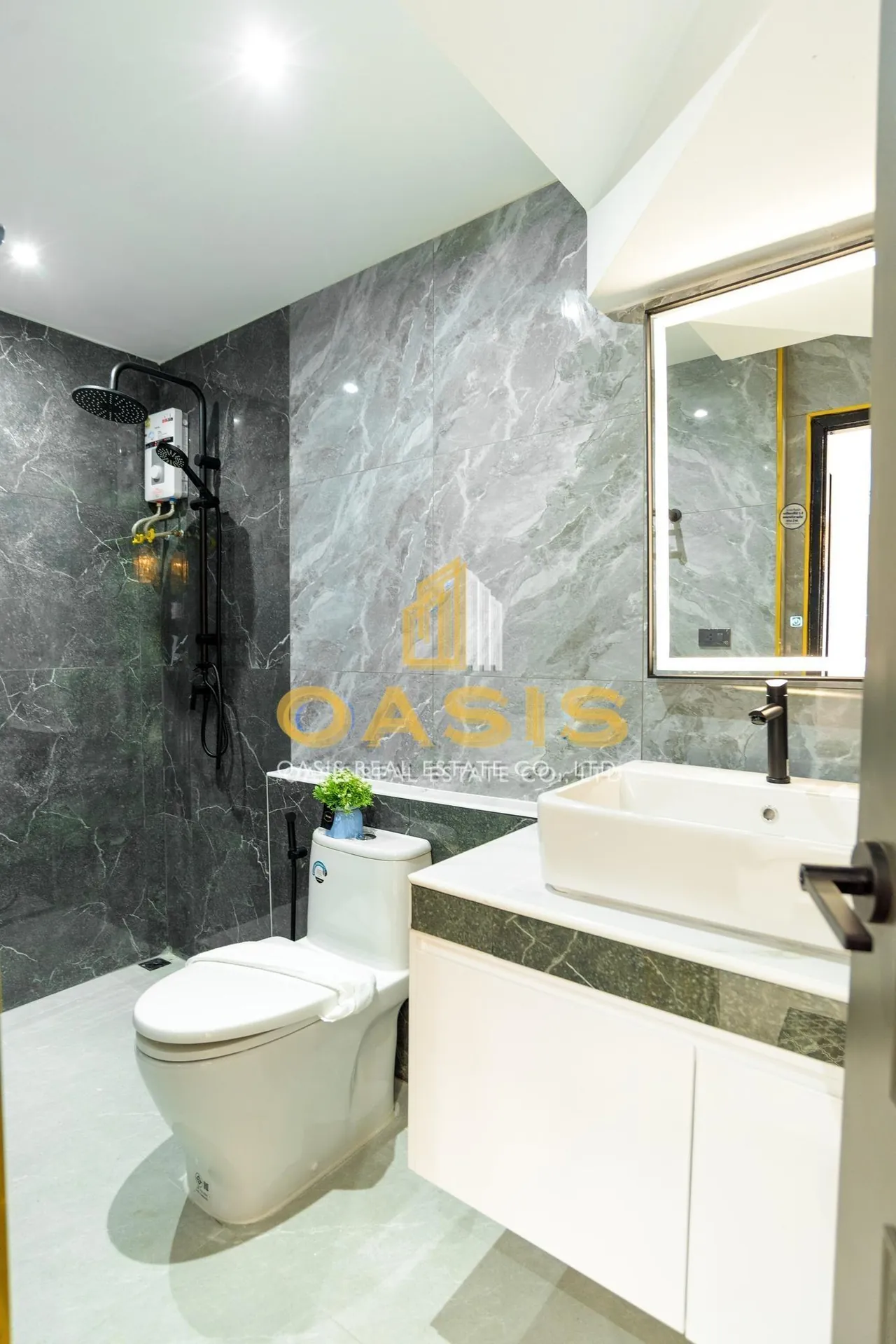 Luxury Pool Villa for Sale Central Park 2