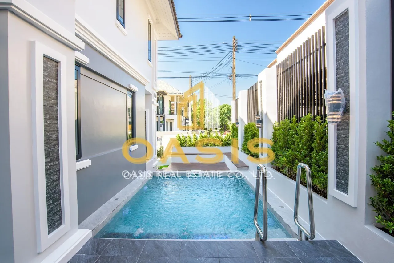 Luxury Pool Villa for Sale Central Park 2
