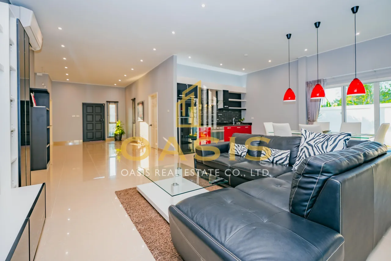 4-Bedroom Pool Villa Ban Panalee for Sale
