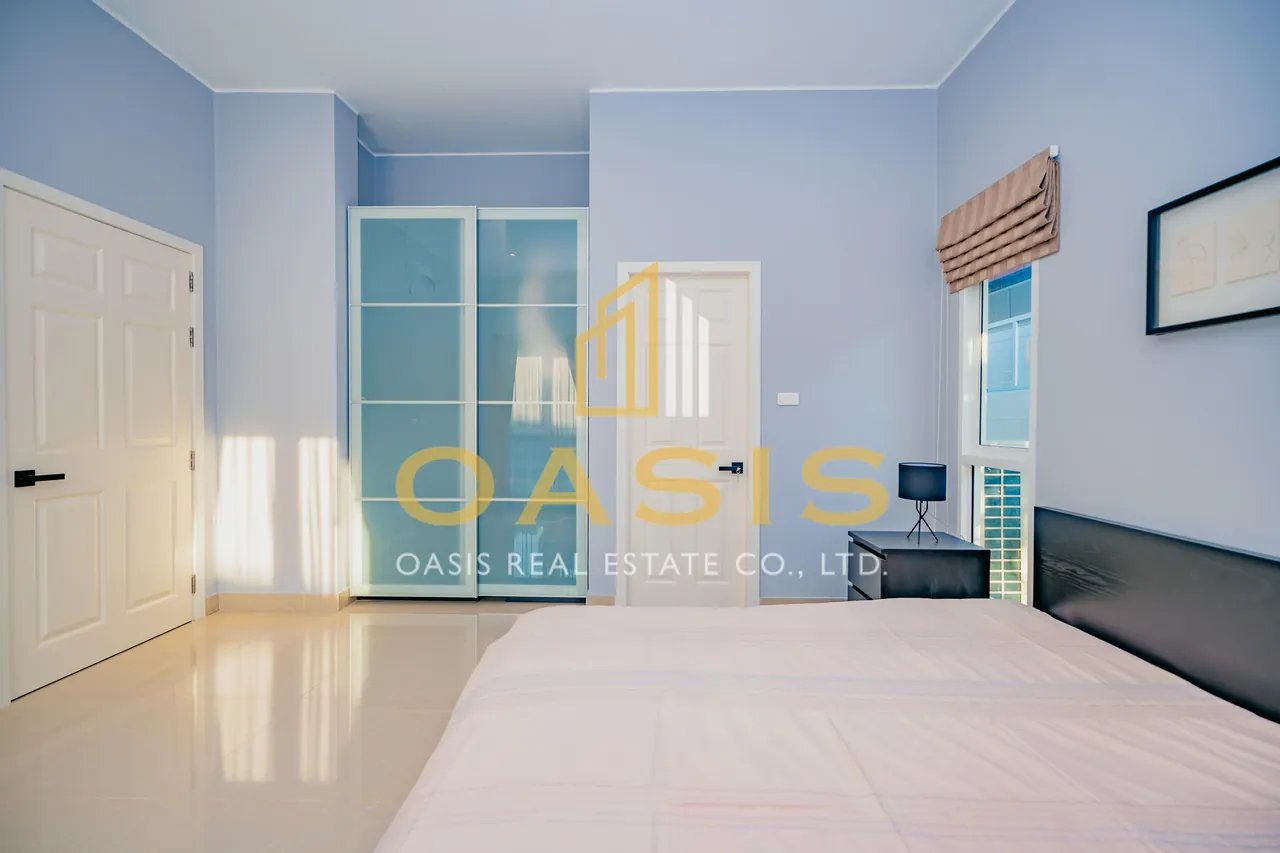 4-Bedroom Pool Villa Ban Panalee for Sale