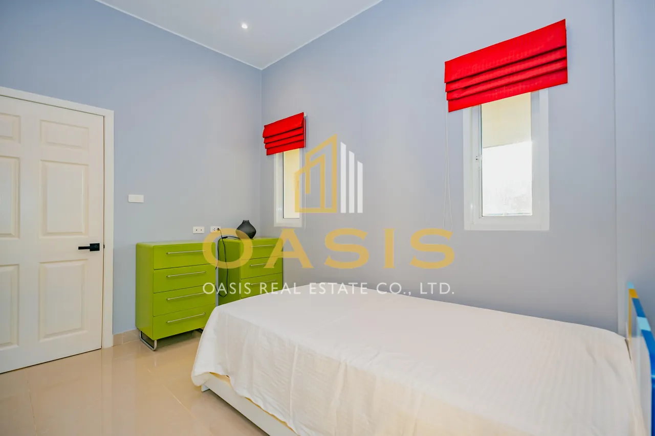 4-Bedroom Pool Villa Ban Panalee for Sale