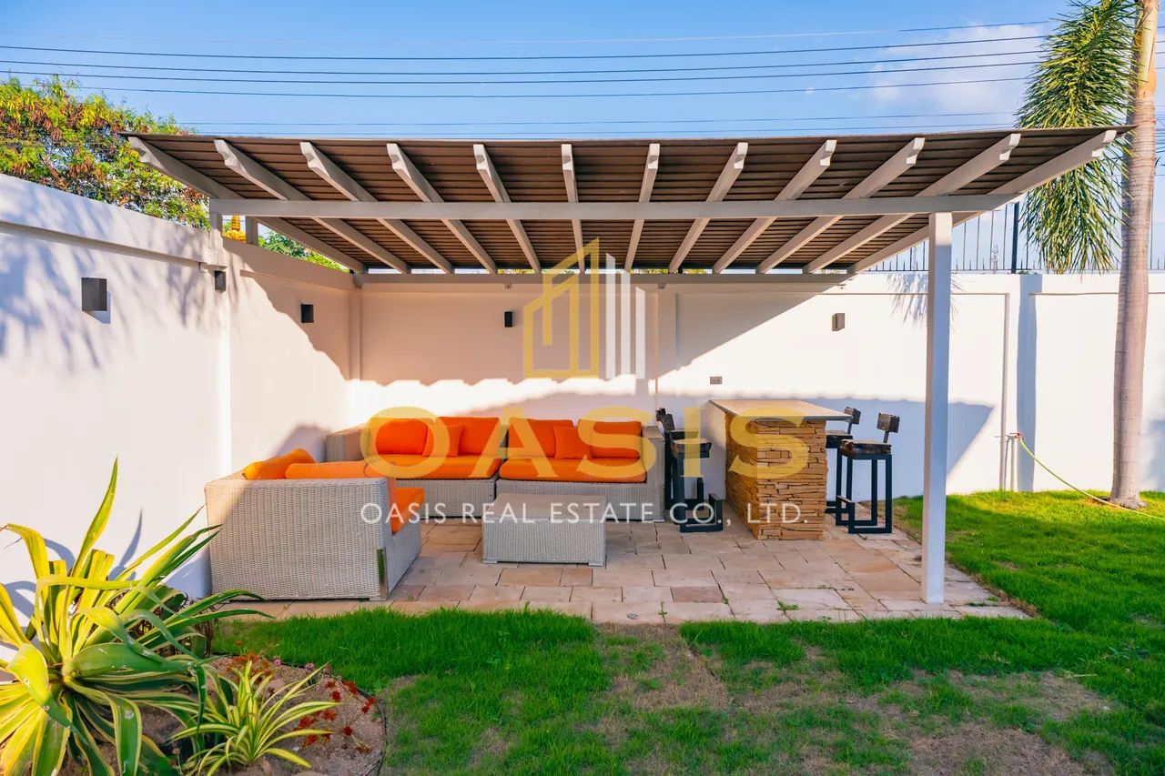 4-Bedroom Pool Villa Ban Panalee for Sale