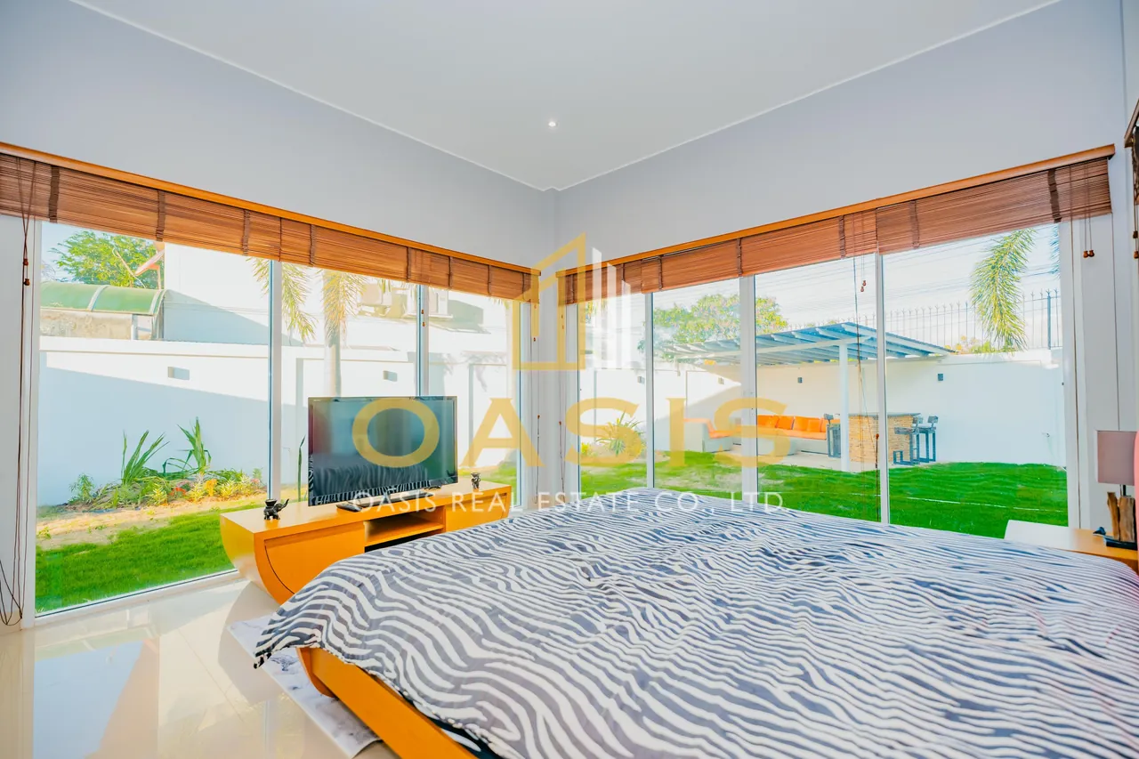 4-Bedroom Pool Villa Ban Panalee for Sale