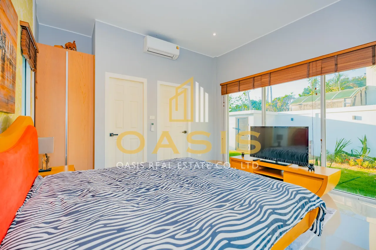 4-Bedroom Pool Villa Ban Panalee for Sale