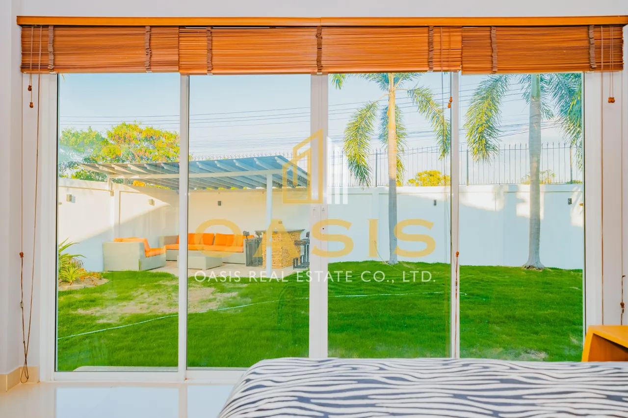 4-Bedroom Pool Villa Ban Panalee for Sale