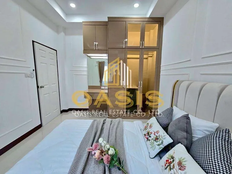 Single detached 2-storey house For rent