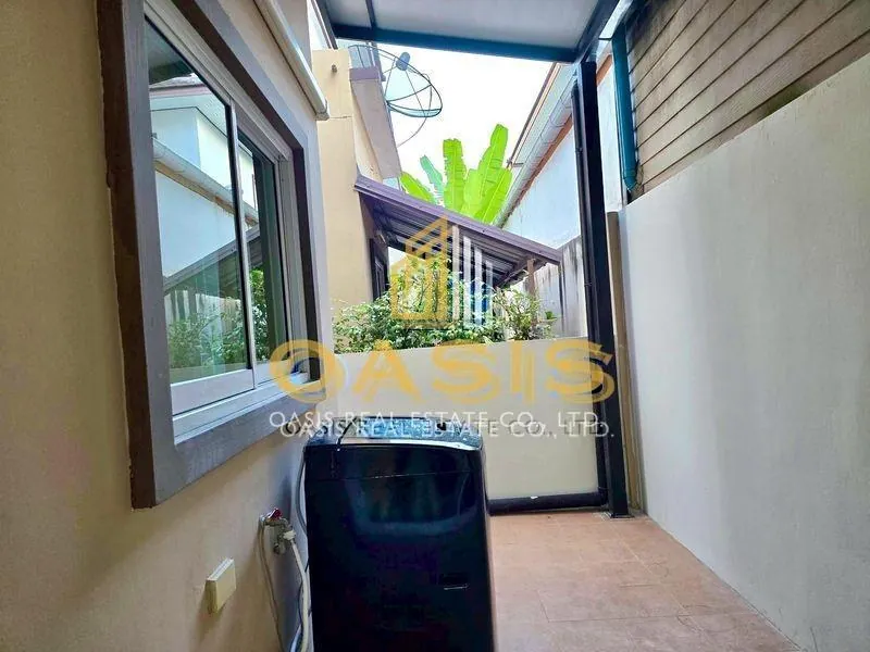 Single detached 2-storey house For rent