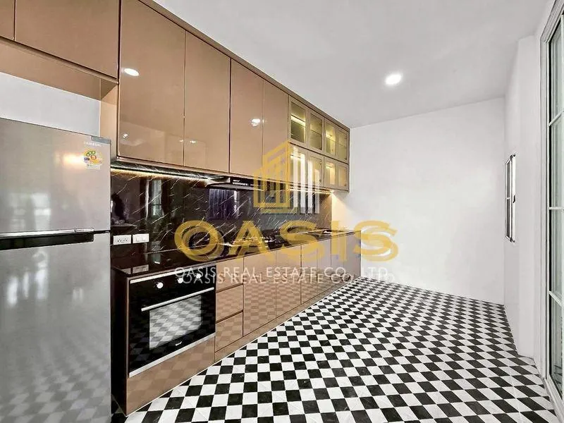 Single detached 2-storey house For rent