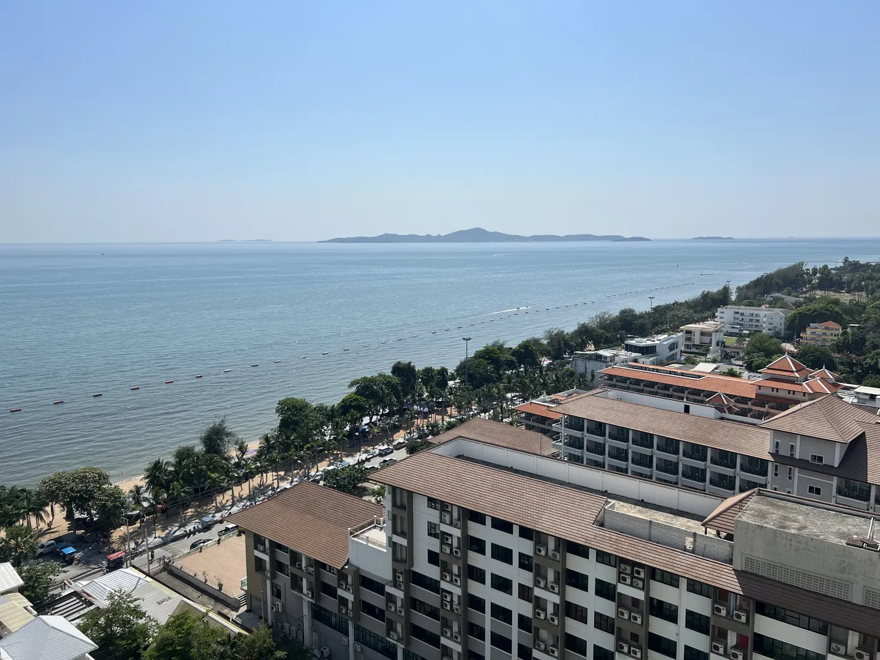 Spacious studio condominium in View Talay 7 for Sale