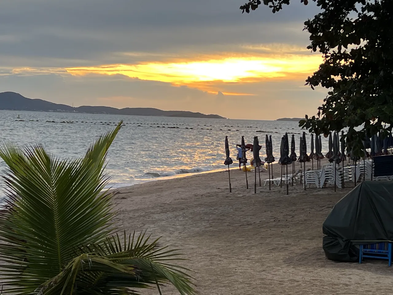 Spacious studio condominium in View Talay 7 for Sale