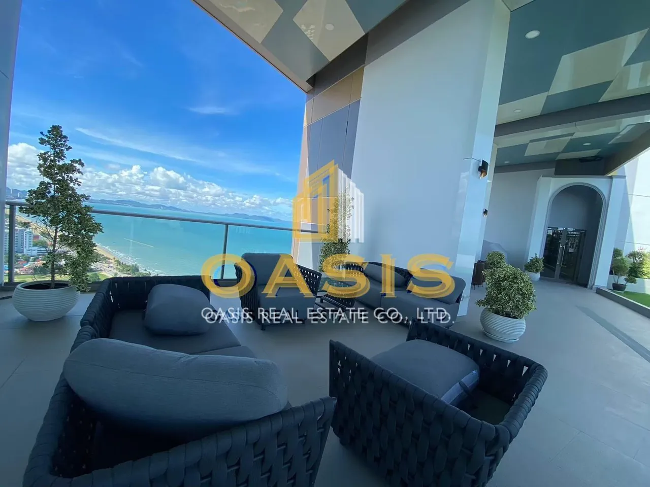 Copacabana Beach Jomtien Luxury Seaview Condo for Sale