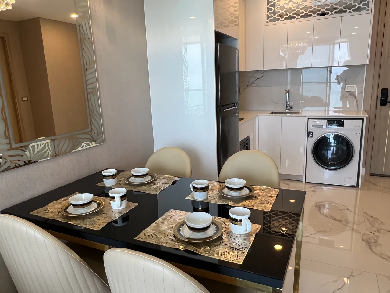 Copacabana Beach Jomtien direct front sea view unit for sale