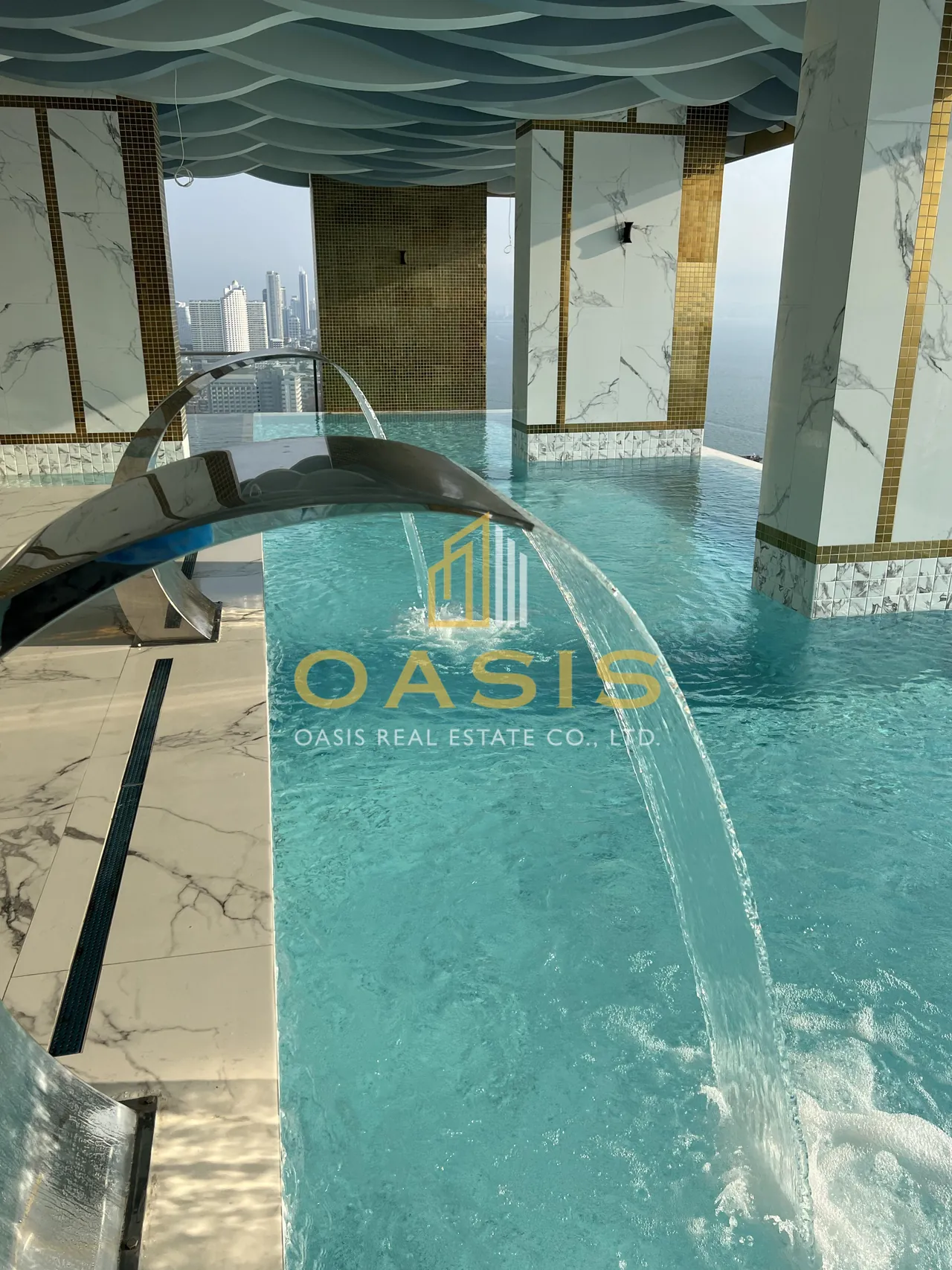 Copacabana Beach Jomtien direct front sea view unit for sale