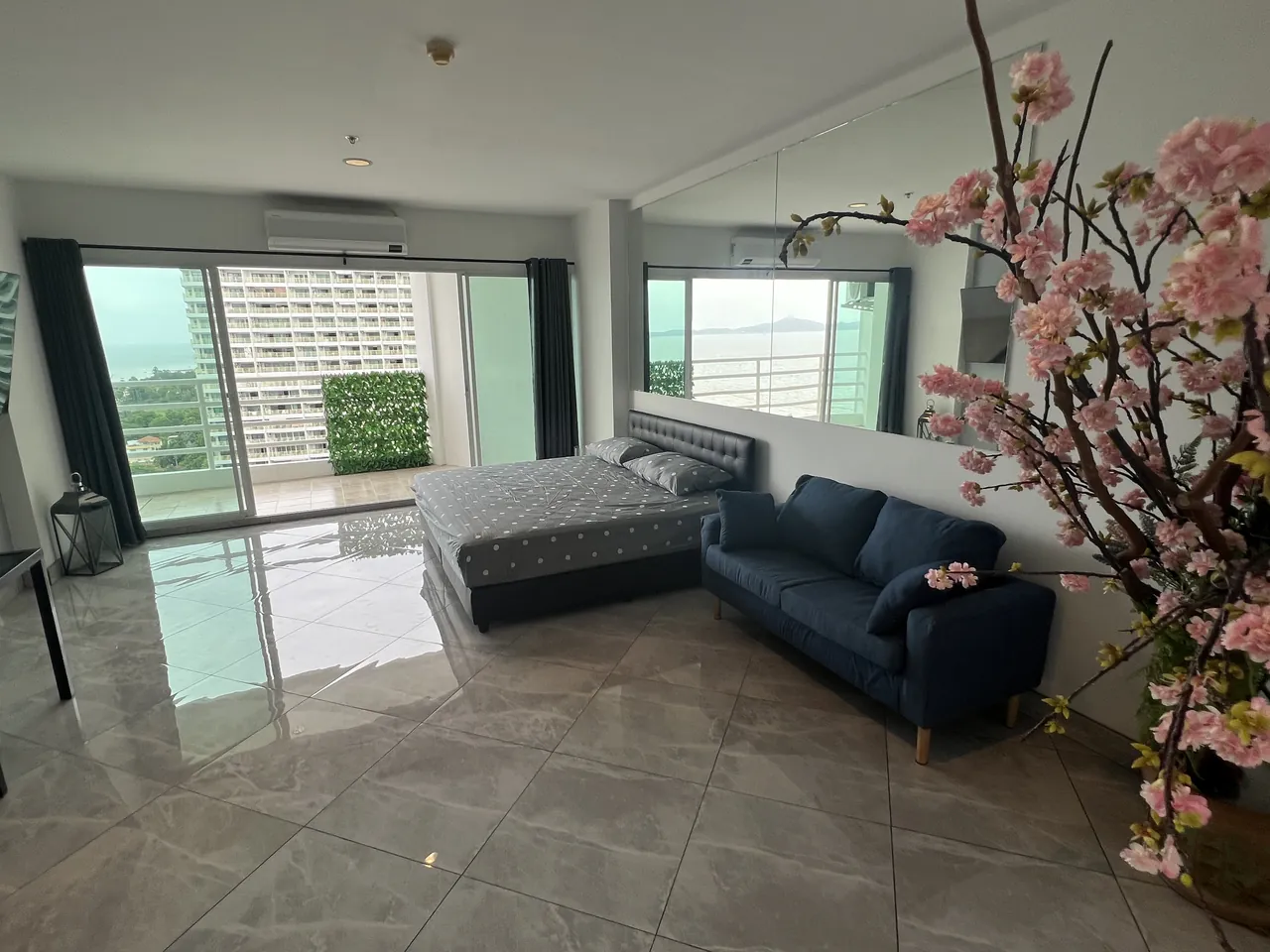 Spacious studio condominium in View Talay 7 For Sale