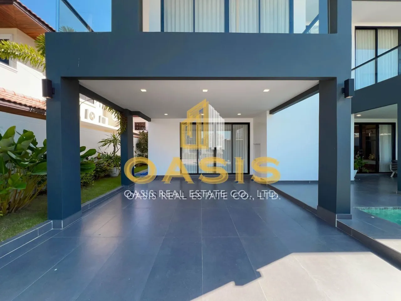 Luxury Pool Villa Near Jomtien Beach For Sale and Rent