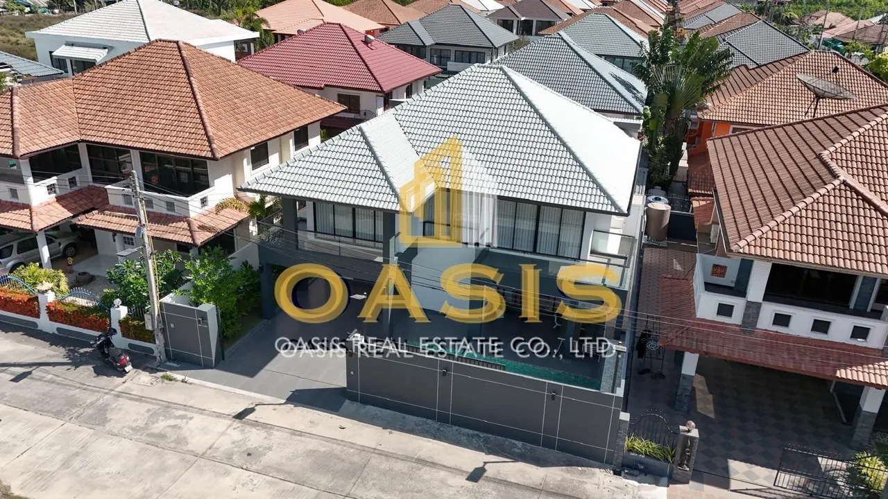 Luxury Pool Villa Near Jomtien Beach For Sale and Rent