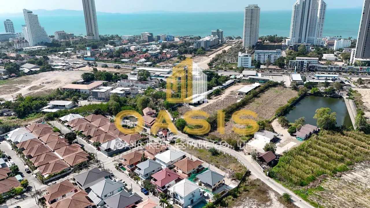 Luxury Pool Villa Near Jomtien Beach For Sale and Rent